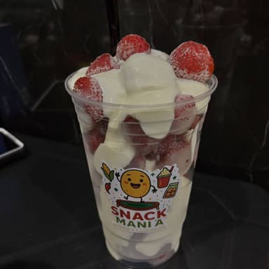 FRESAS CON CREMA MEDIANA