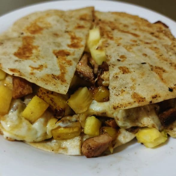 Quesadilla Hawaiana