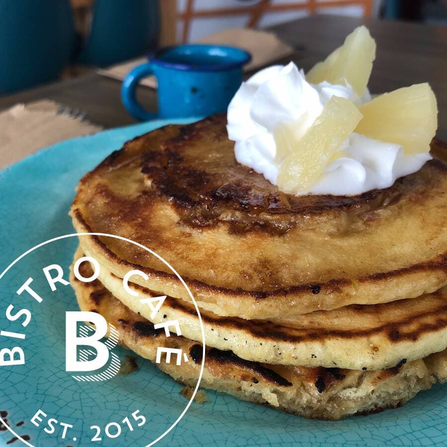 Hot Cakes Volteado de Piña