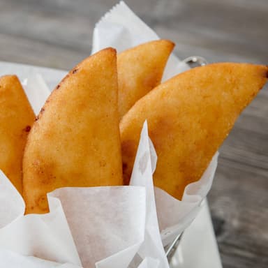 Empanada de Carne Mechada