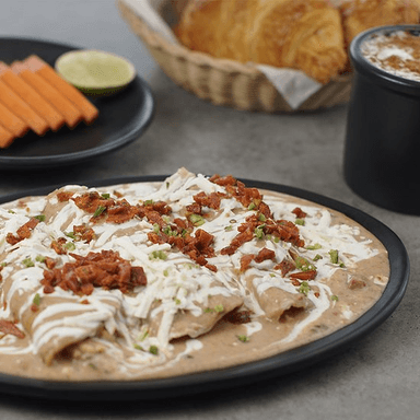 Enfrijoladas con Carne al Pastor
