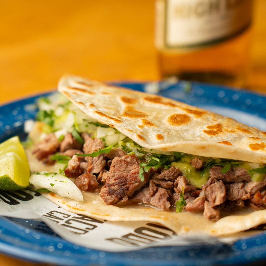 Taco Harina de Carne Asada