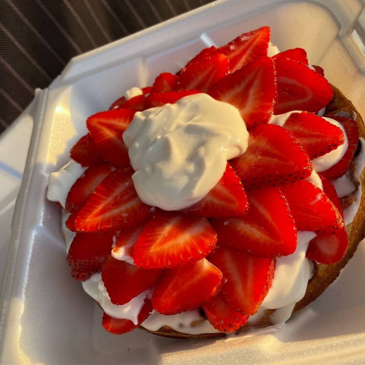 Waffle Fresas con Crema