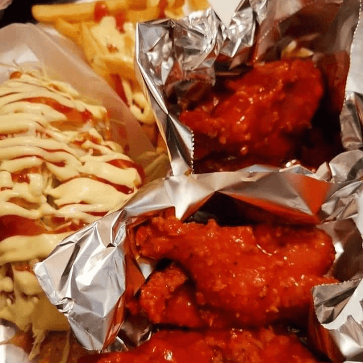 4 Alitas + Salsa + Papas