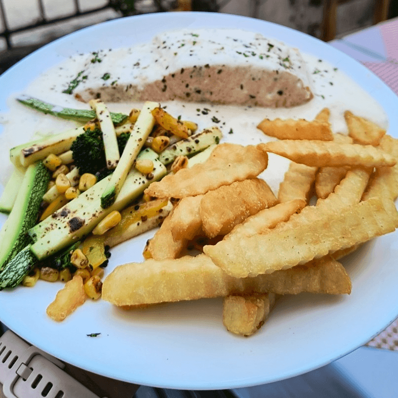 Salmón en Salsa Blanca