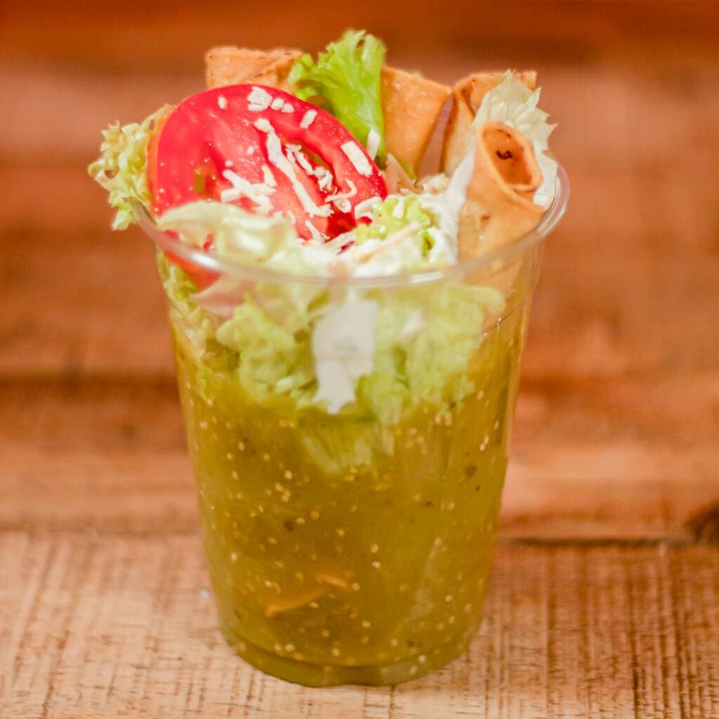 Tacos Ahogados en Salsa Verde de Chorizo