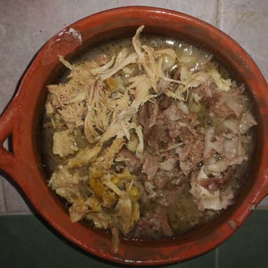 Pozole Verde Mixto c/botana