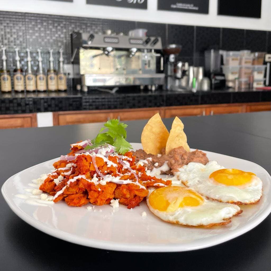Chilaquiles con Huevo