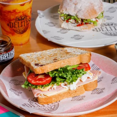 Sándwich de Cuatro Quesos