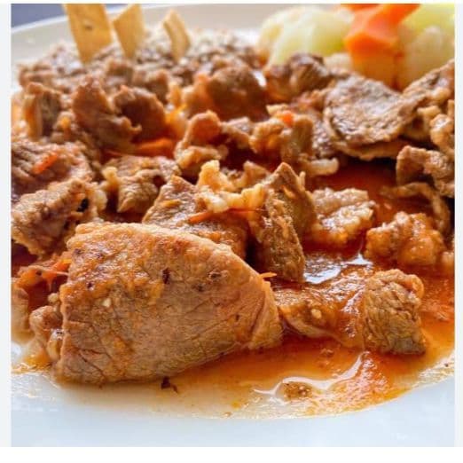 Bisteck Salsa Roja