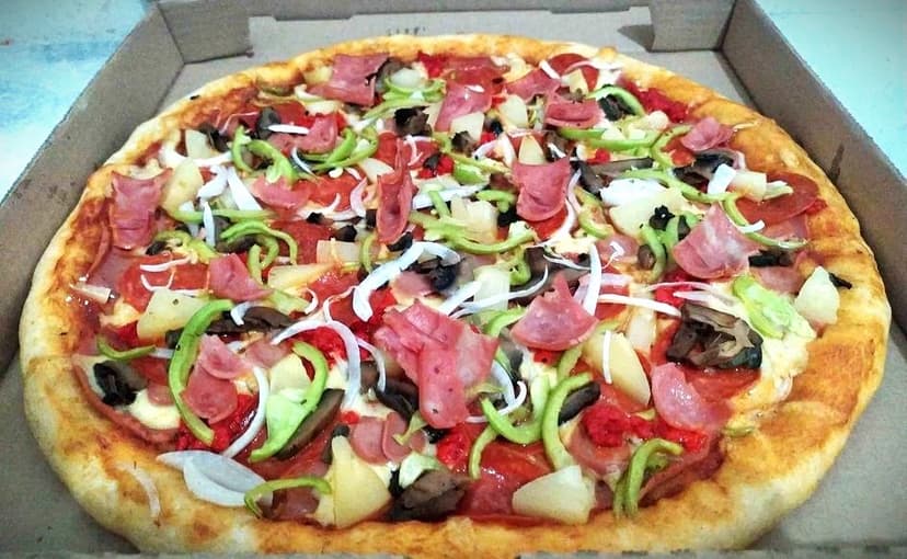 Pizzeria La Familia
