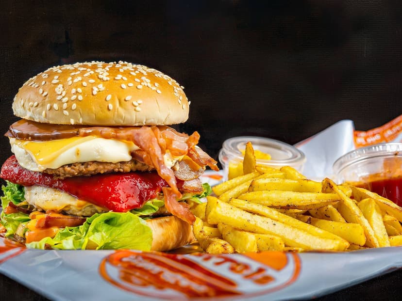Paparruls Burger “DELICIOUS SNACKS “
