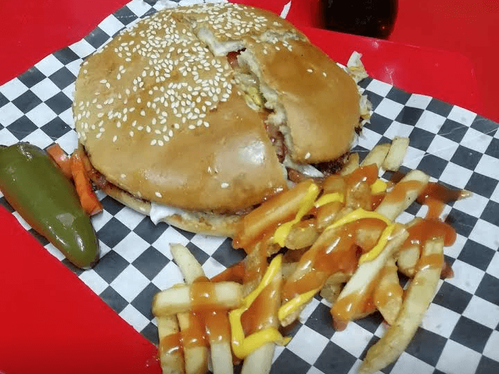 Hamburgesas y Tortas cubanas Mac Toño