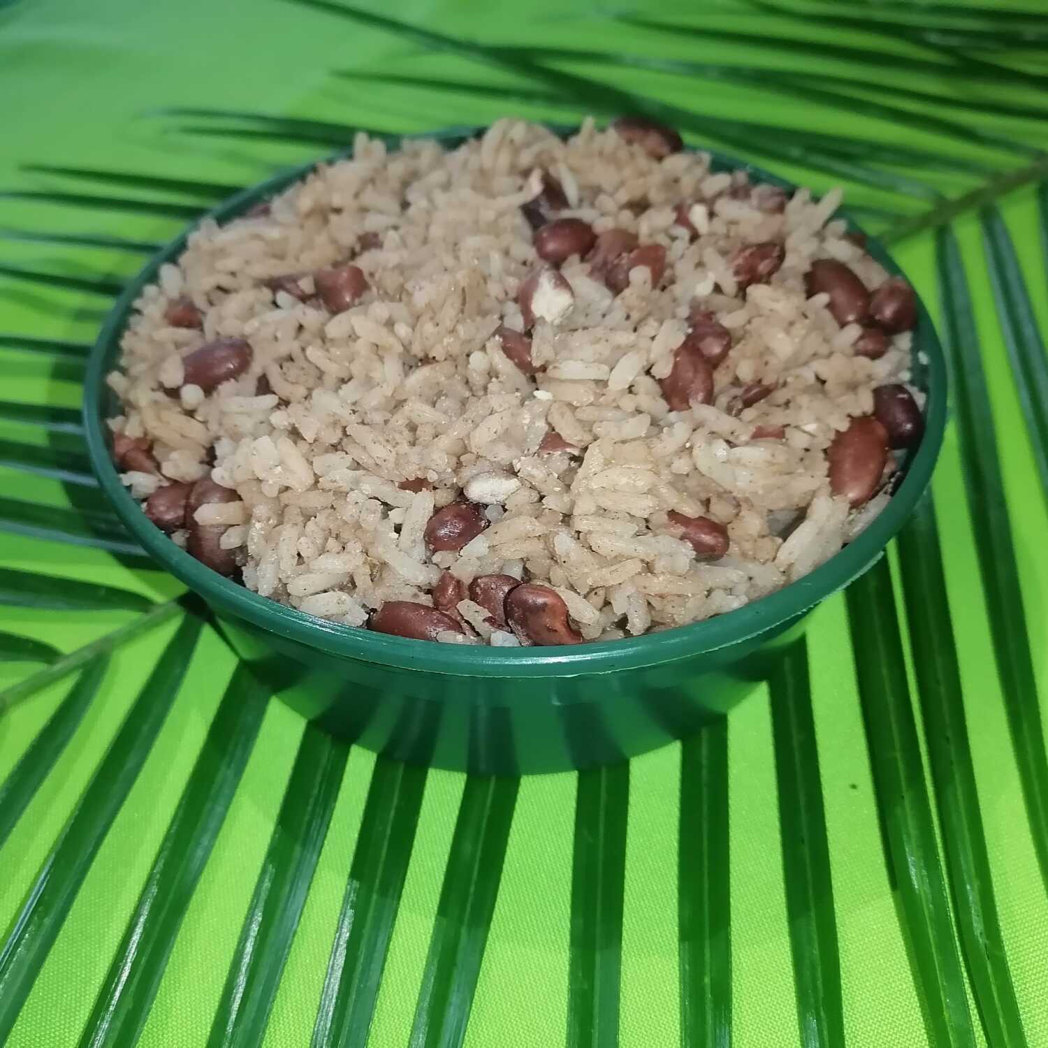 Taza de Rice and Beans