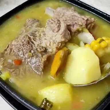 Sancocho Costilla Grande