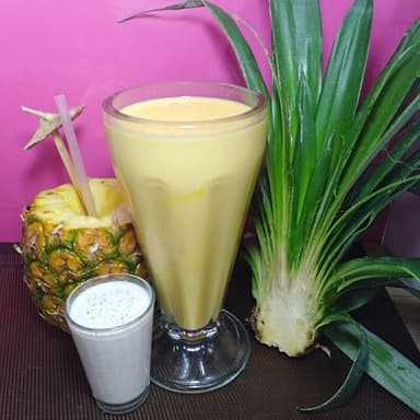 Agua de Piña Colada