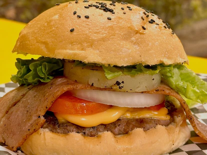 Hamburguesas al Carbon Saul