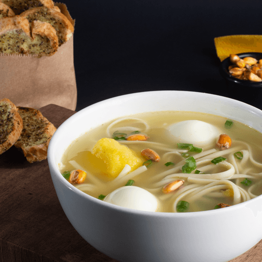 Caldo de Gallina Sin Presa + Pancitos al Ajo