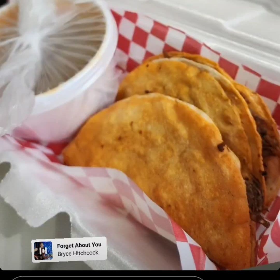 2 Tacos dorados Mas Gordita Con Queso