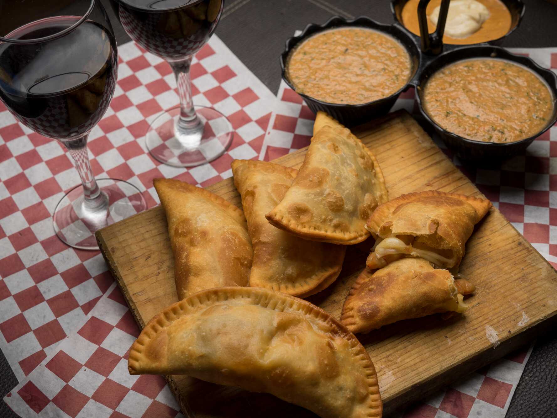 " EMPANADAS CHILENAS "