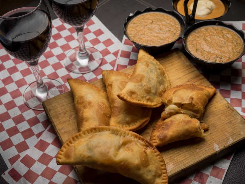 " EMPANADAS CHILENAS "