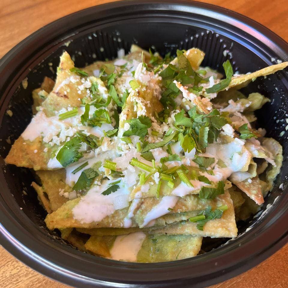 Chilaquiles verdes con POLLO