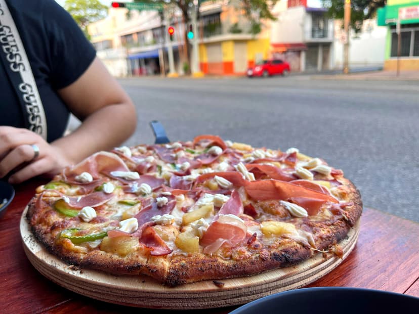Pizzas Cheto's Al Carbón