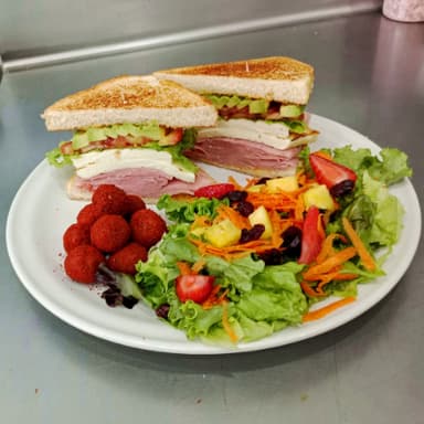 Sándwich Clásico Tradicional