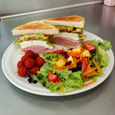 Sándwich Clásico Tradicional