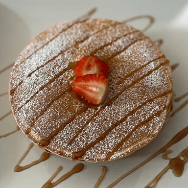 Hot cakes Clásicos, incluye café americano