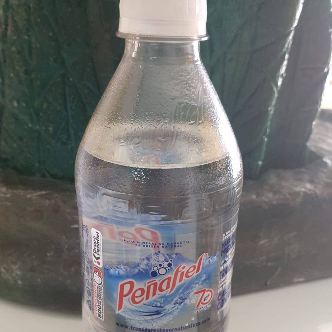 Botella de Agua Mineral