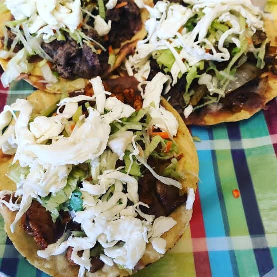 TOSTADAS DE QUESILLO