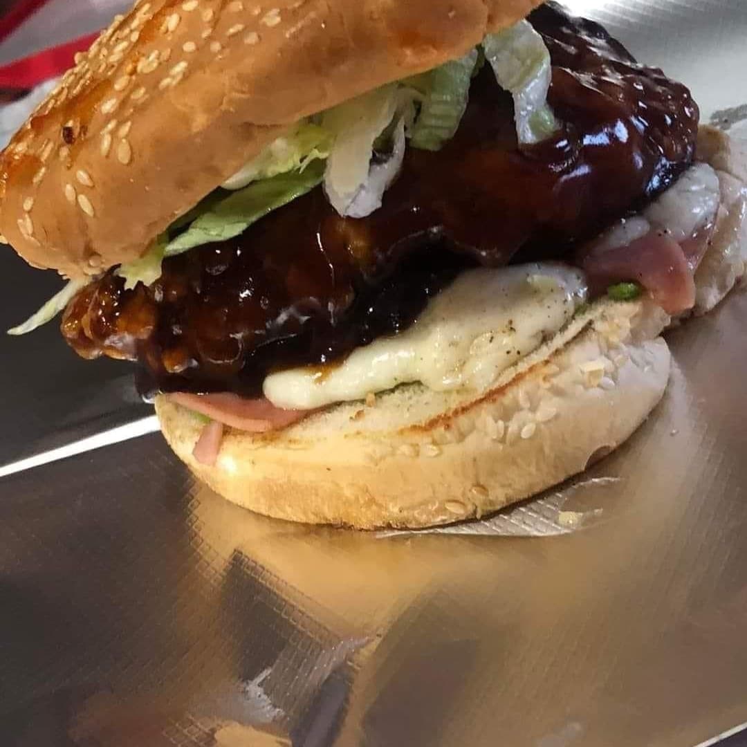 Hamburguesa con pechuga bbq