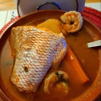 CALDO DE MOJARRA GRANDE