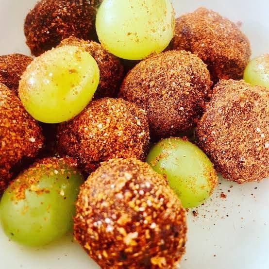 Uvas Con Chamoy y Miguelito