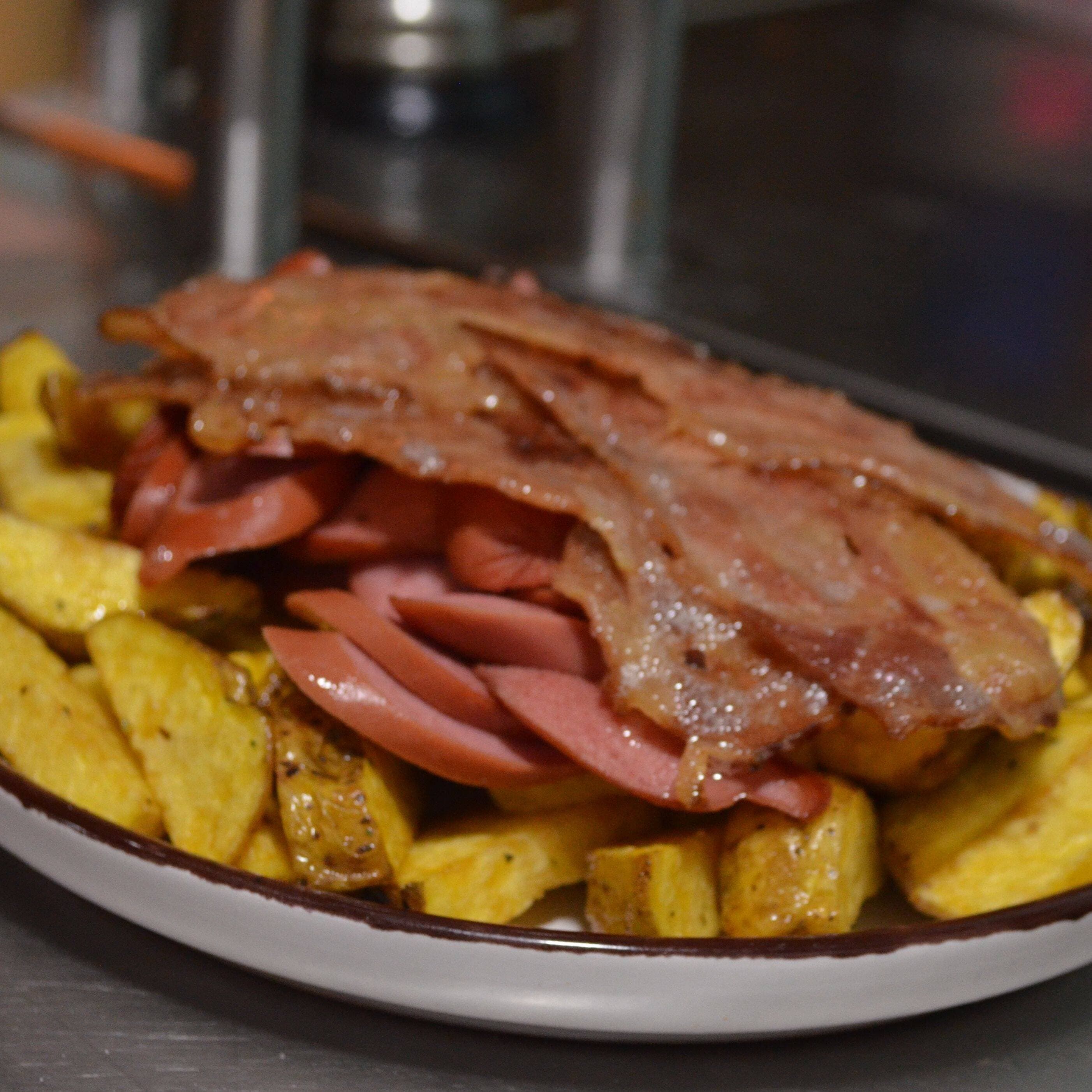 Salchipapos Bacon
