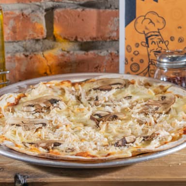 Pizza Pollo Champiñones