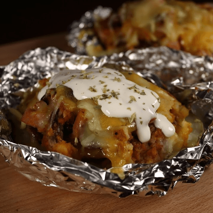 Papa Pastor + papas fritas + chipotle