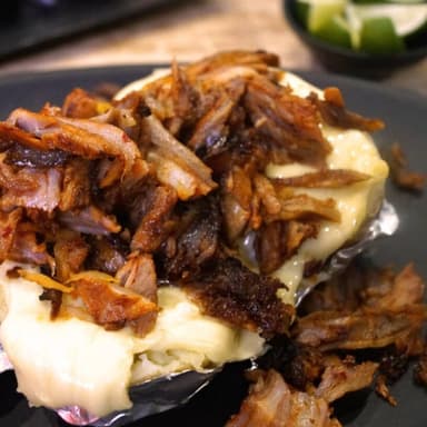 Papa especial Gratinada (pastor/sirloin)