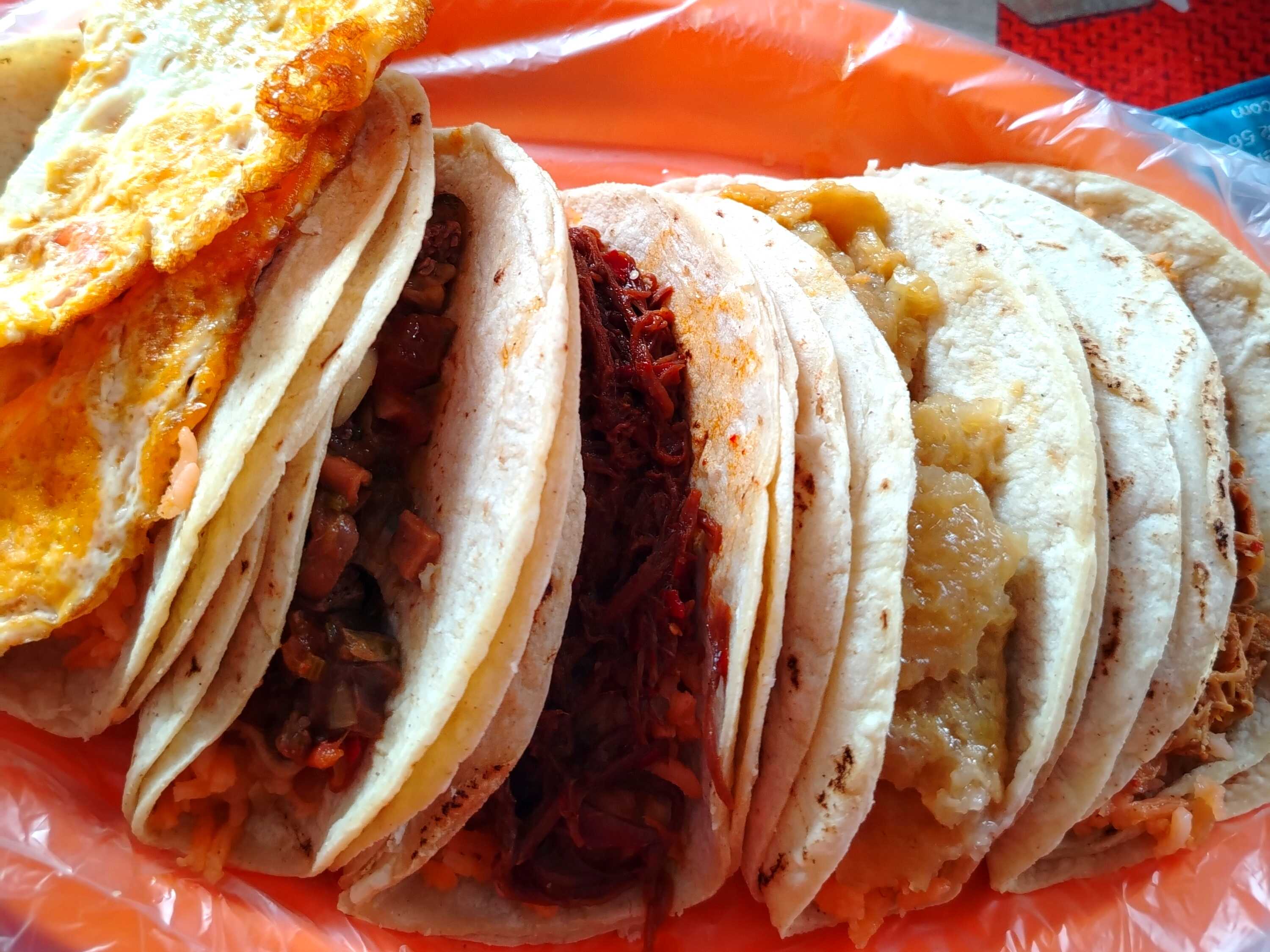 tacos y tortas de cochinita el spres