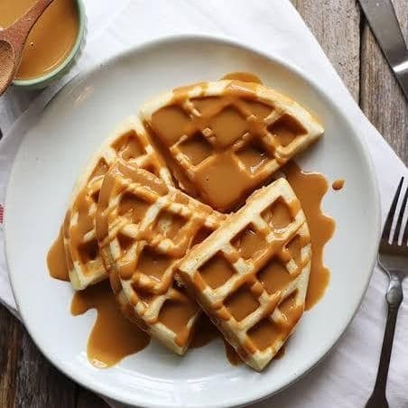 Waffles de Nutella con Una Bola de Helado