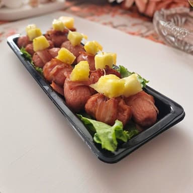 Salchichas con Tocino y Piña