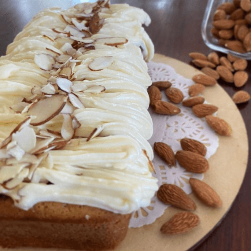 Panqué de Plátano con Queso Crema
