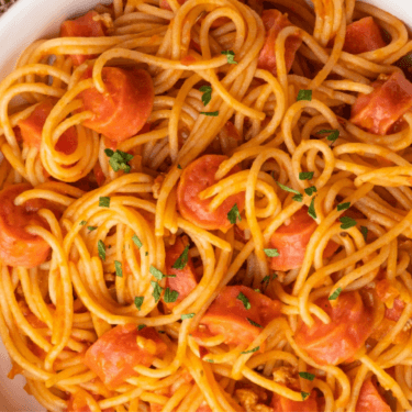 Salchipulpo con Tallarines