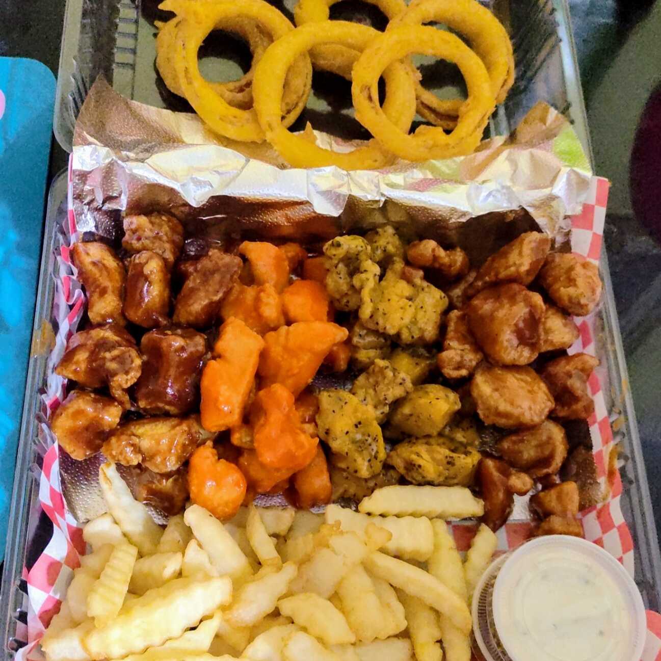 Boneless familiar 😊 de regalo papas nachos‼️‼️