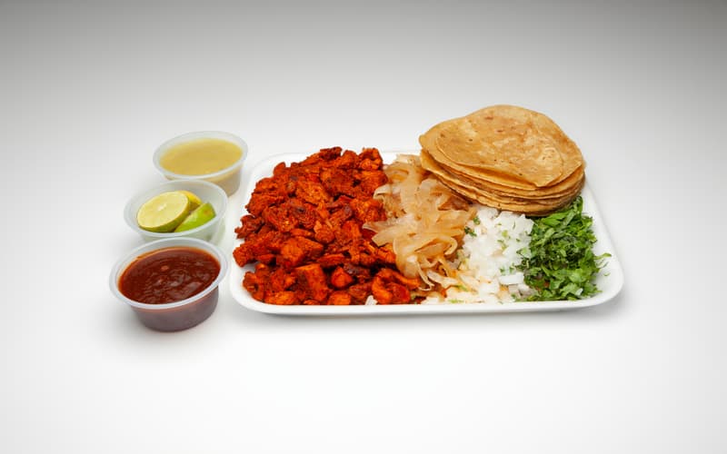 CHAROLA DE BISTEC ADOBADO 300 GRAMOS