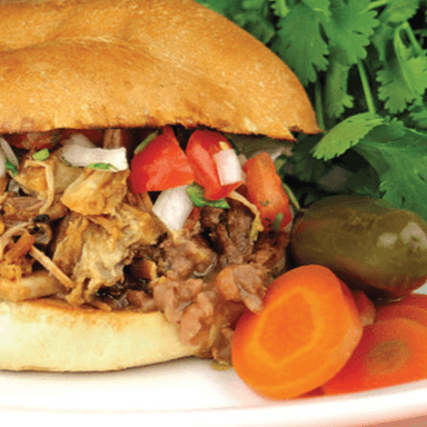 TOTA DE CARNITAS