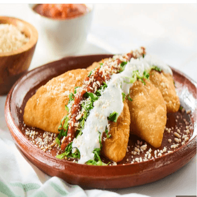 Quesadilla Dorada de Carnitas