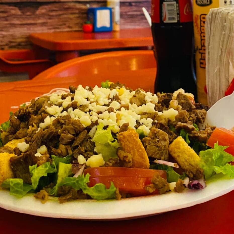 Media/ Ensalada de Pollo