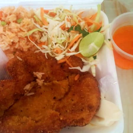 Milanesa de pollo empanizada